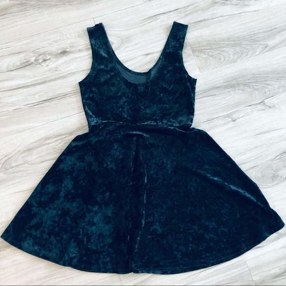 Crushed Velvet Forever 21 Dress ⭐️ 3 for $25 ⭐️ - Picture 2 of 3